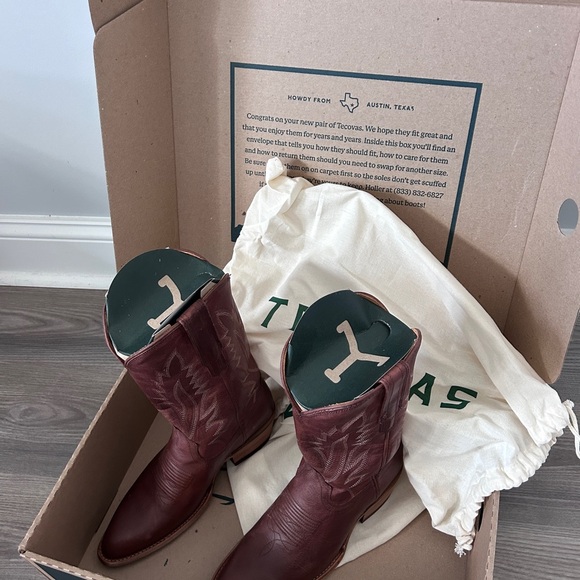 NIB Tecovas Jamie II Chestnut Leather Cowboy Boots with stitching - Picture 2 of 15